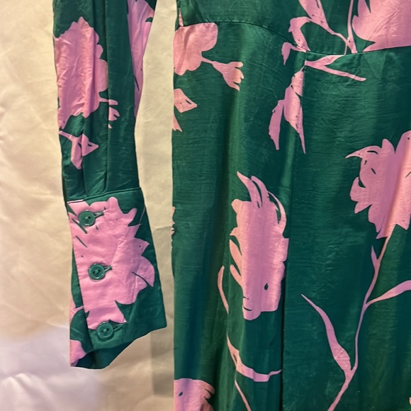 Long sleeve H&M dress with button slit - Picture 2 of 6